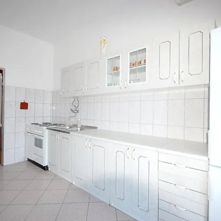 Apartment Nikky By El-pi Tours