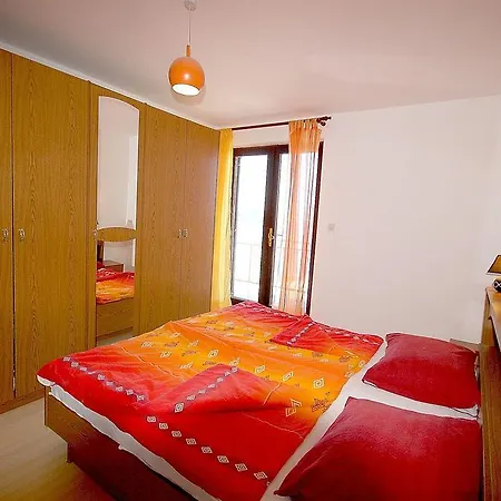 Apartment Nikky By El-pi Tours