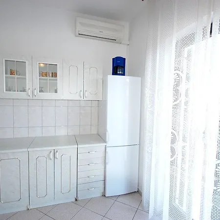 Apartment Nikky By El-pi Tours *