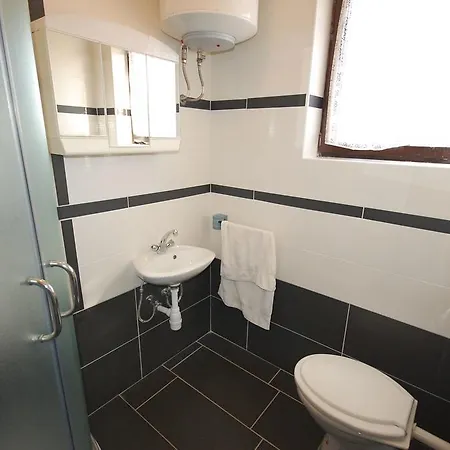 Apartment Nikky By El-pi Tours Malinska