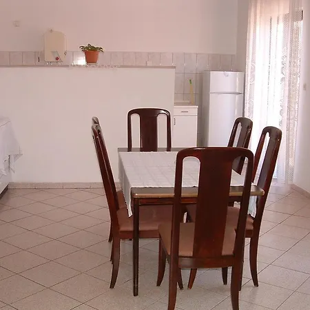 Apartment Nikky By El-pi Tours *