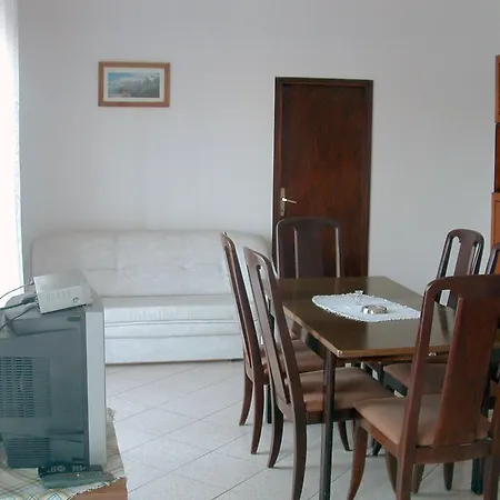 Nikky By El-pi Tours Malinska