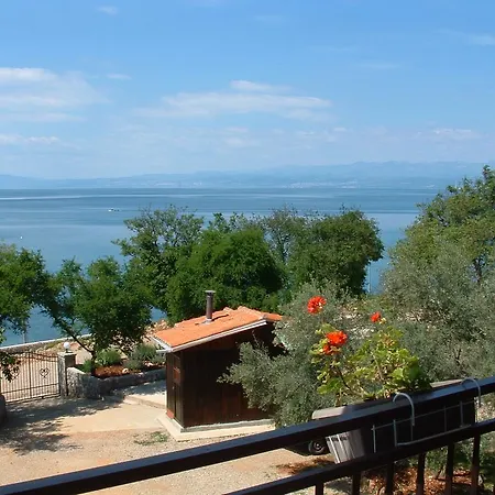 Apartment Nikky By El-pi Tours Malinska