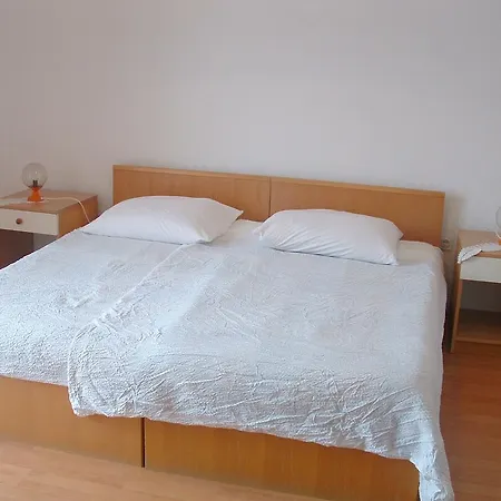 Apartment Nikky By El-pi Tours