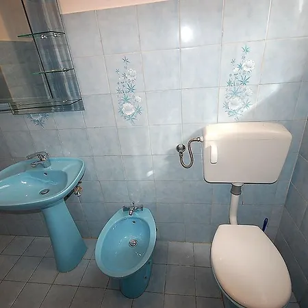 Nikky By El-pi Tours Malinska