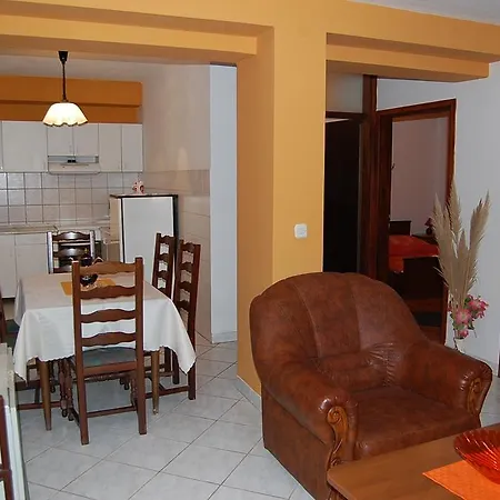 Nikky By El-pi Tours Apartment