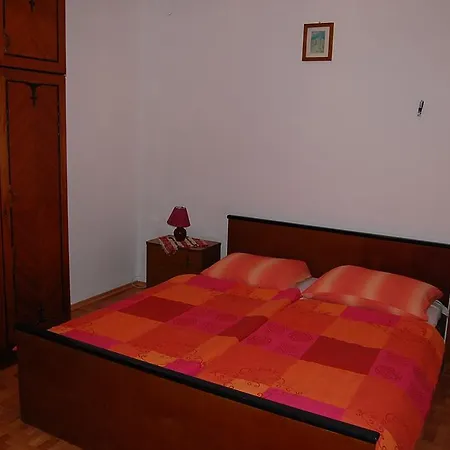 Nikky By El-pi Tours * Malinska