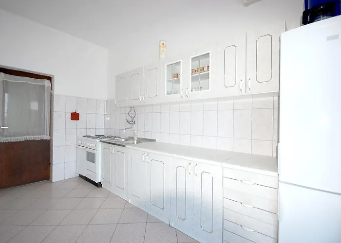 Apartment Nikky By El-pi Tours