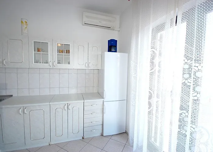 Apartment Nikky By El-pi Tours *