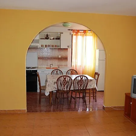 Nikky By El-pi Tours Malinska