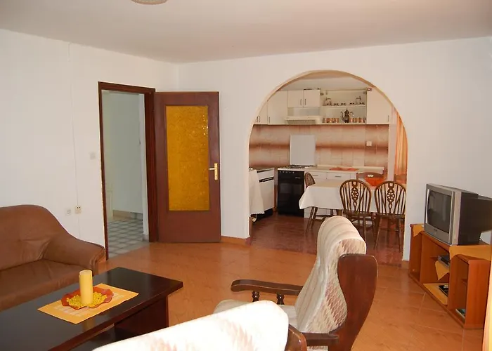 Nikky By El-pi Tours Malinska